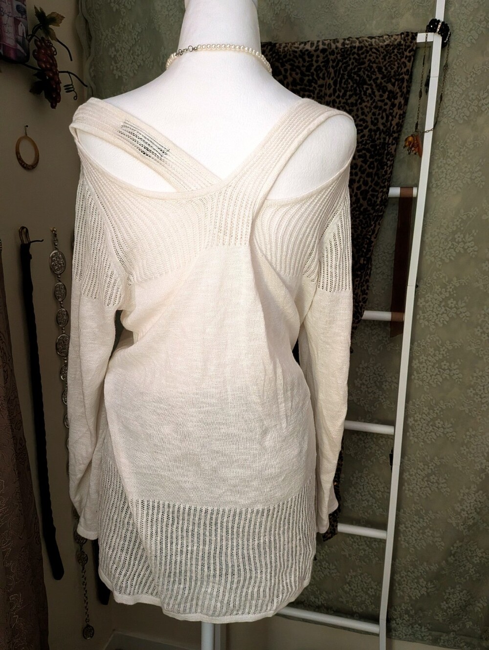August Silk Y2K Coquette Off Shoulder Blouse - Picture 2 of 2